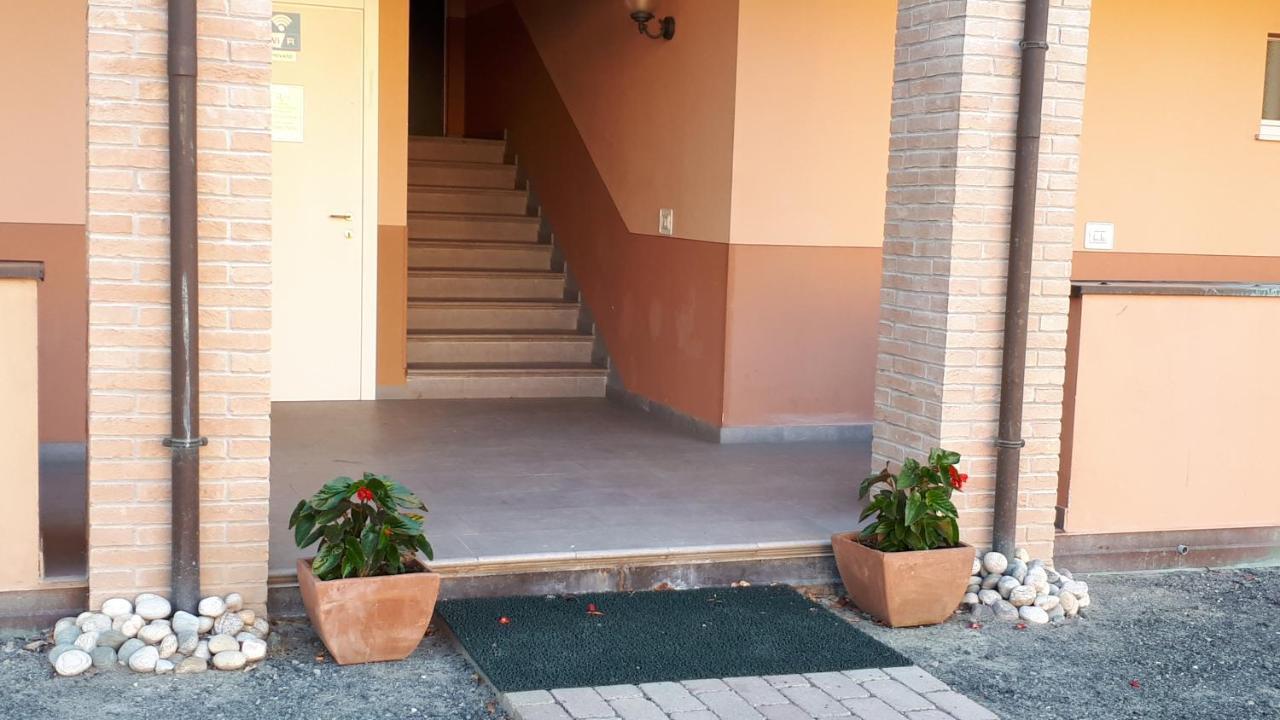 Villa Meli Lupi - Residenze Temporanee Parma Exterior photo