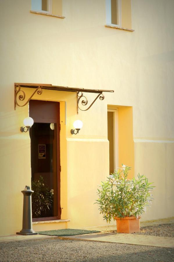 Villa Meli Lupi - Residenze Temporanee Parma Exterior photo