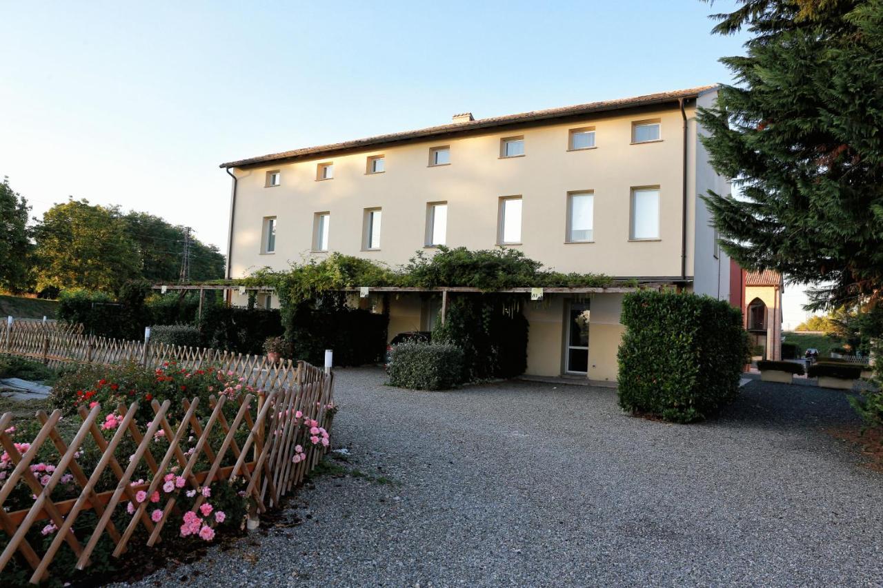 Villa Meli Lupi - Residenze Temporanee Parma Exterior photo